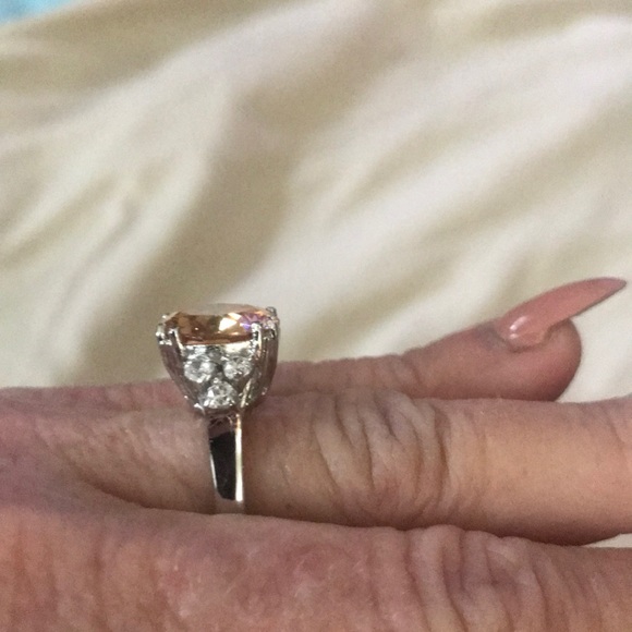 ring - Picture 3 of 4